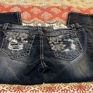 NEW WITHOUT TAGS SIZECURVY 34 MISS ME EASY CROP JEANS